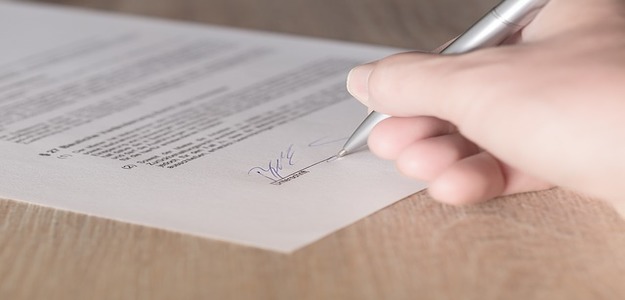 podpis pogodbe o zaposlitvi