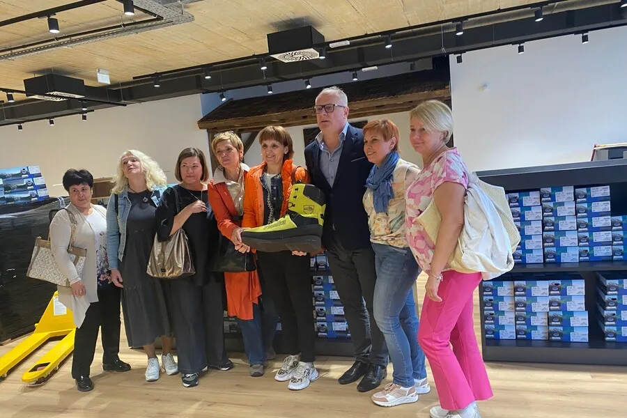 TEKSTILCI IN PREDELOVALCI KOŽ