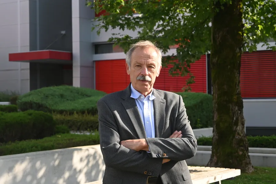 INTERVJU: DR. MOJMIR MRAK 
