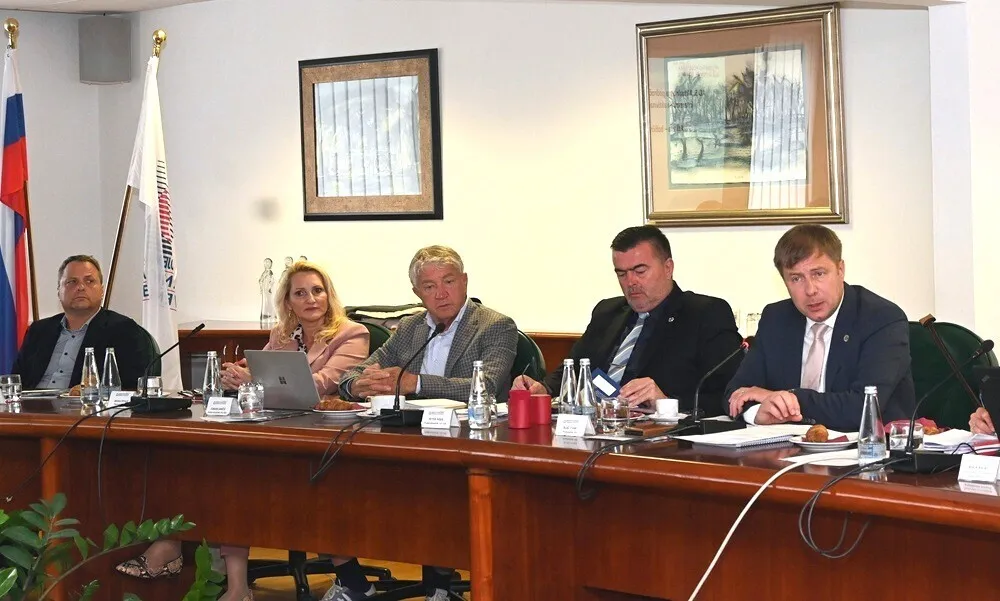 UPRAVNI ODBOR OZS