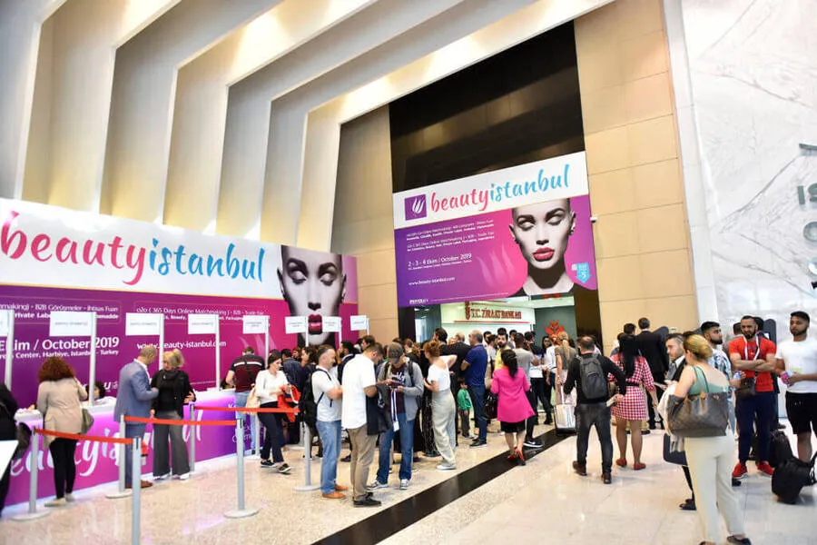 DELEGACIJ V ISTANBUL